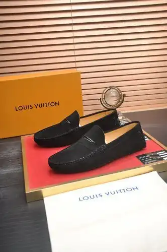 LV* Men's Model Code: 0812B40 Size: 38-44