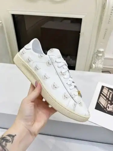 Valentino* Couple model Code: 0819C00 Size: Female 35-40 Male 38-45