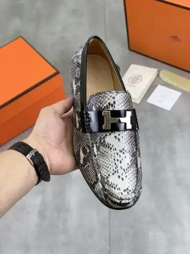 Hermes* Men's Code: 0830B60 Size: 39-44 (38 45 Customized)