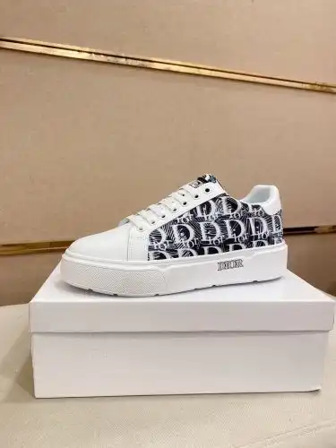 Dior* Men's Model Code: 05B60 Size: 38-44
