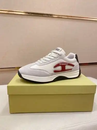 Burberry* Men's Code: 0911B60 Size: 38-44