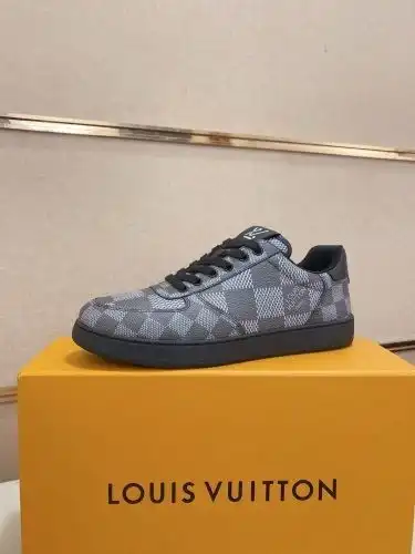 LV* Men's Code: 0911B Size: 38-44 (45 customized)