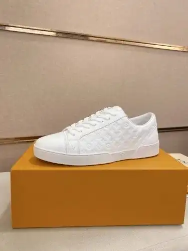 LV* Men's Code: 0911B Size: 38-44 (45 customized)