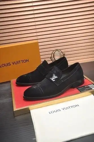 LV* Men's Coding: 0812B90 Size: 38-44 (45 customized)