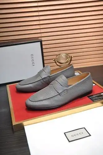 Guchi* Men's Code: 0724B90 Size: 38-44