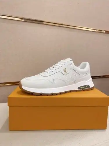 LV* Men's Code: 08B60 Size: 38-44