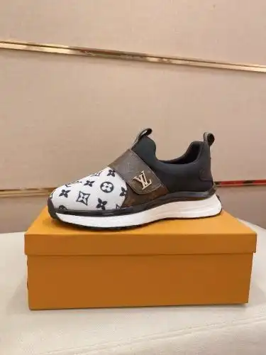 LV* Men's Code: 0911B60 Size: 38-44