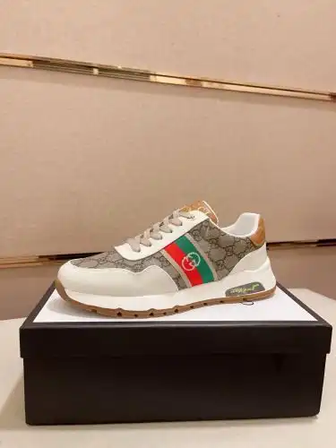 Guchi* Men's Code: 0911B60 Size: 38-44