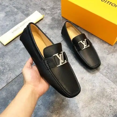 LV* Cowhide grain pattern for men Coding: 0718B60 Size: 38-44 (45 customized without return)