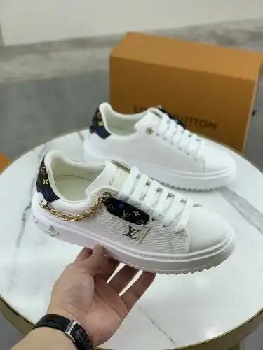 LV* Couple model Code: 0727D00 Size: Female 35-39 Male 39-44 (Female 40 Male 45 Customized)
