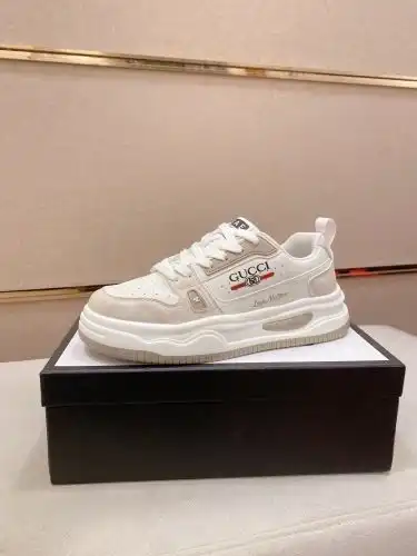 Guchi* Men's Code: 0911B60 Size: 38-44