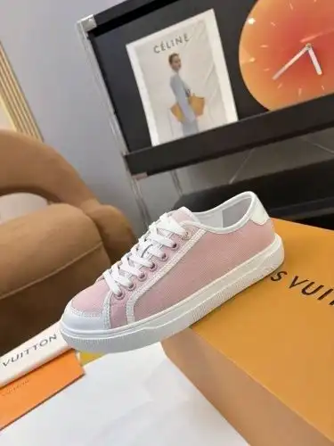 LV* Couple model Code: 0722C10 Size: 35-45 (female 40.41.42, male 39.45 will be returned or exchange