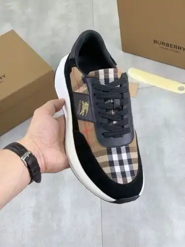 Burberry* Men's Code: 0830B50 Size: 38-44