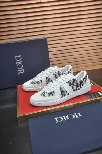 Dior* Couple model Code: 0903C20 Size: (women's size 35-40 size) (men's size 38-44 size)