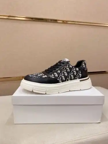 Dior* Men's Model Code: 0816B40 Size: 38-44