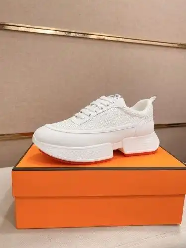 Hermes* Men's Code: 0905B60 Size: 38-44 (45 customized)
