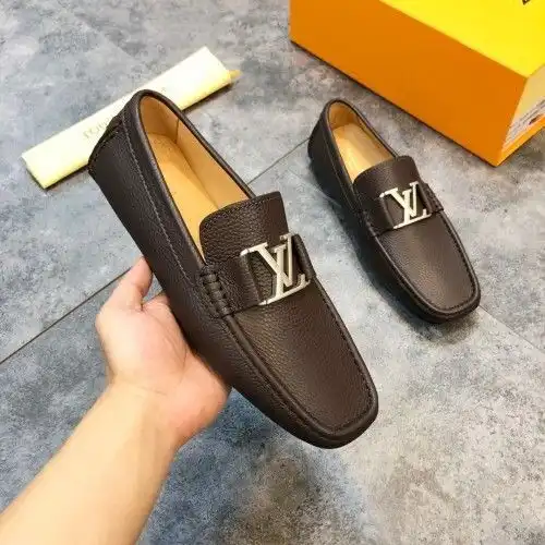 LV* Cowhide grain pattern for men Coding: 0718B60 Size: 38-44 (45 customized without return)