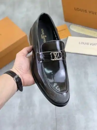 LV* Men's Model Code: 0727B Size: 39-44 (45 customized)