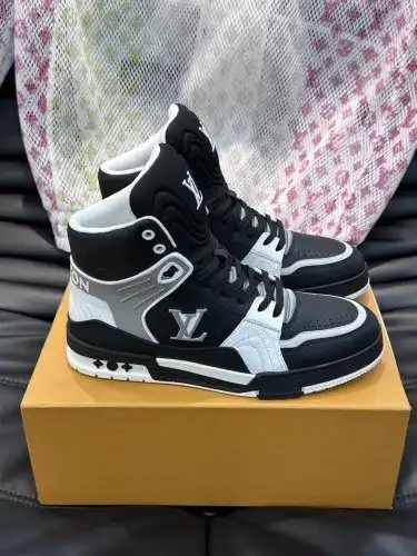 LV* Men's Code: 0902E00 Size: 38-44 (45 customized)
