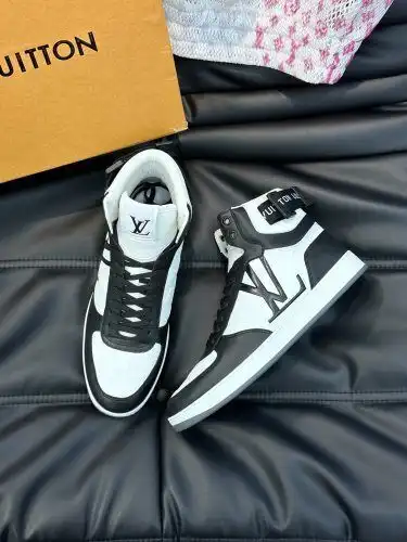 LV* Men's Model Code: 0902B60 Size: 38-44 (45 customized)