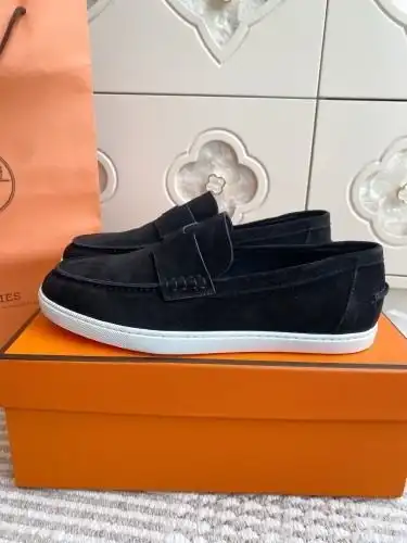 Hermes* Couple model Code: 0831C40 Size: Female 35-41 Male 39-45