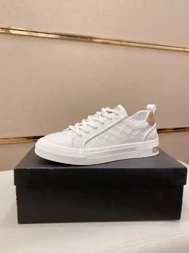 Prada* Men's Model Code: 0718B40 Size: 38-44