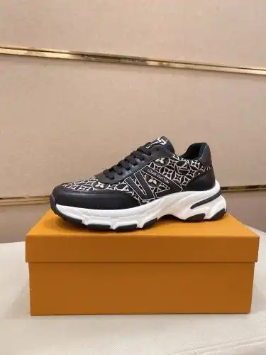 LV* Men's Model Code: 0905B60 Size: 38-44 (45 customized)