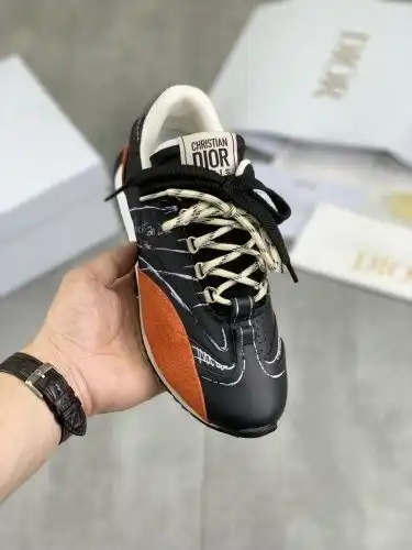 D-Sketch* Couple model Code: 0327C30 Size: 35-46 (45 46 customized)