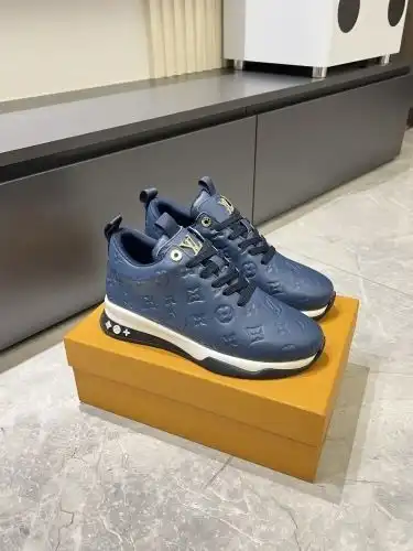LV* Men's Code: 0902B90 Size: 39-44