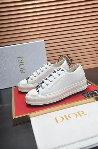 Dior* Couple model Code: 0903C00 Size: (women's size 35-40 size) (men's size 38-44 size)