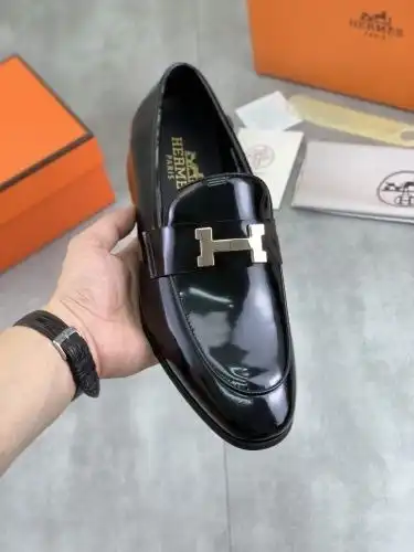 Hermes* Men's Model Code: 0727B Size: 39-44 (45 customized)