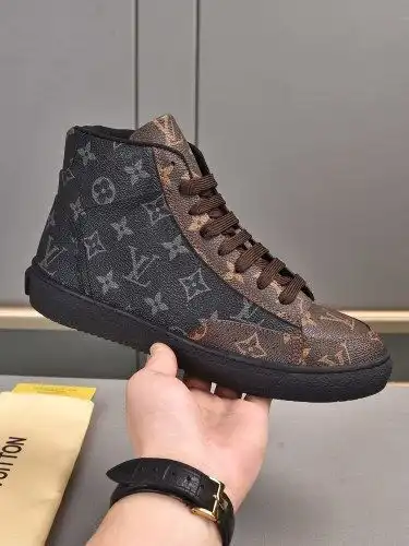 LV* Men's Model Code: 0810B50 Size: 38-44 (45 Custom made without return)