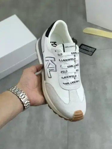 Prada* Men's Model Code: 0913C20 Size: 38-44