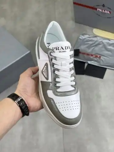 Prada* Men's Model Code: 0830C10 Size: 38-44
