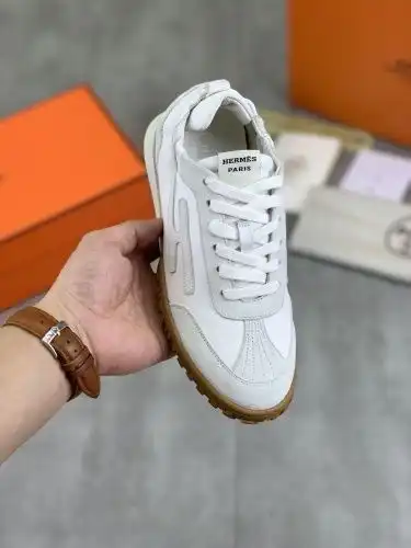 Hermes* Couple model Code: 0909C40 Size: 34-40 for women (customized for 41), 39-45 for men