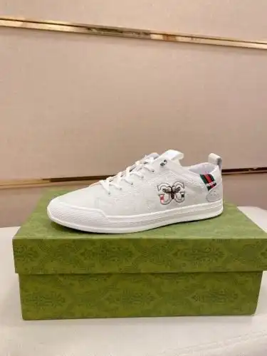 Guchi* Men's Code: 0911B30 Size: 38-44