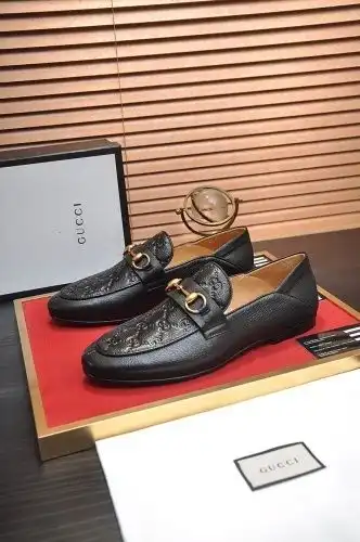 Guchi* Men's Code: 0724B90 Size: 38-44