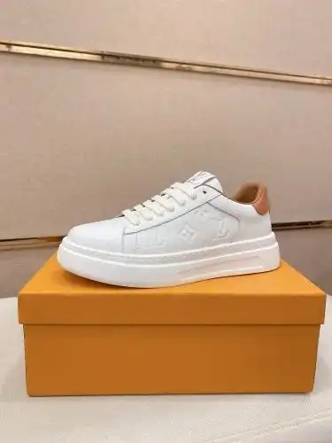 LV* Men's Code: 0718B Size: 38-44