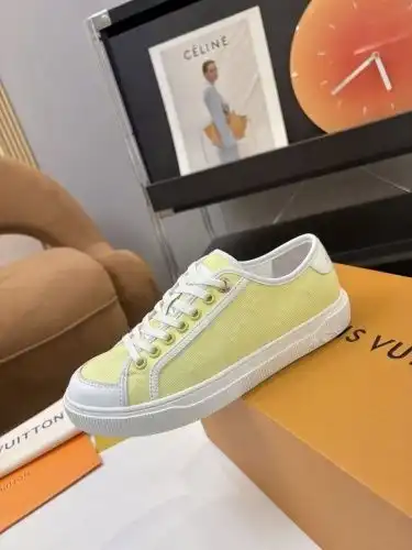 LV* Couple model Code: 0722C10 Size: 35-45 (female 40.41.42, male 39.45 will be returned or exchange
