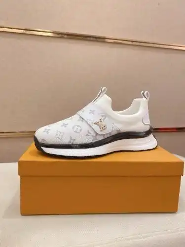 LV* Men's Code: 0911B60 Size: 38-44