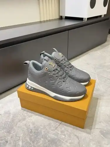 LV* Men's Code: 0902B90 Size: 39-44