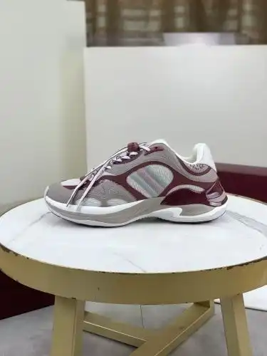 Guchi* Couple model Code: 0626E40 Size: Female 35-40, Male 39-45