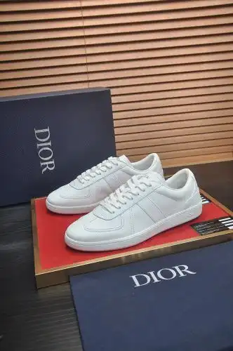 Dior* Couple model Code: 0903C20 Size: (women's size 35-40 size) (men's size 38-44 size)