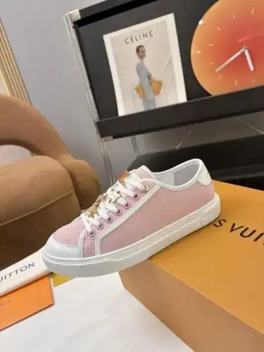 LV* Couple model Code: 0722C30 Size: 35-45 (female 40.41.42, male 39.45 will be returned or exchange