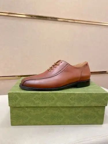 Guchi* Men's Code: 0824B90 Size: 38-44