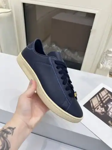 Valentino* Couple model Code: 0819C00 Size: Female 35-40 Male 38-45