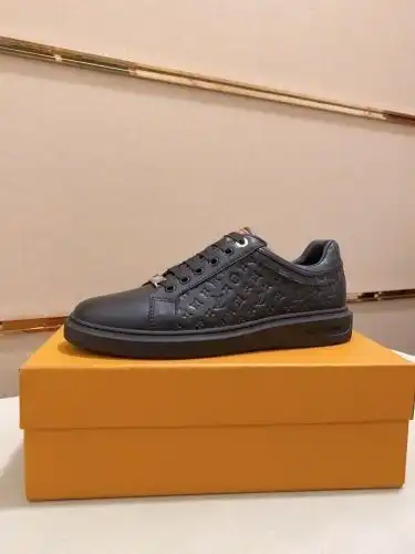 LV* Men's Code: 08B50 Size: 38-44