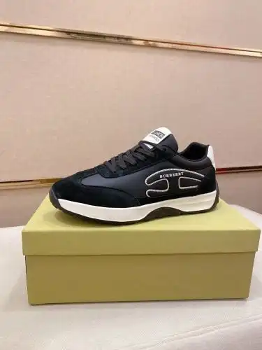 Burberry* Men's Code: 0911B60 Size: 38-44