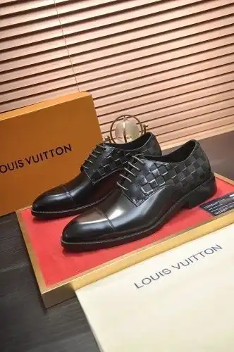 LV* Men's Coding: 0812B90 Size: 38-44 (45 customized)