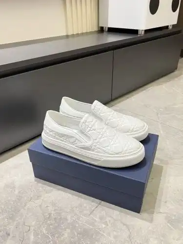 Dior* Men's Model Code: 0815B40 Size: 39-44 (45 46 Customized)